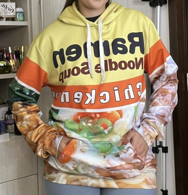 Hoodie con print de ramen talla Large / Xlarge Precio $6.00
