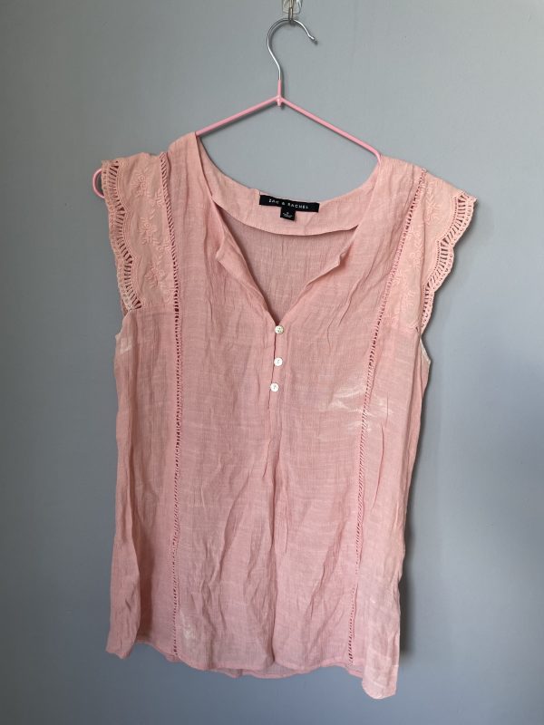 Blusa rosada fresca