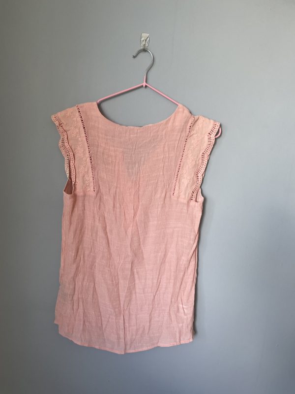 Blusa rosada fresca