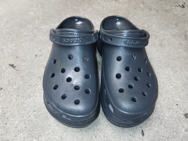 Crocs negra altas