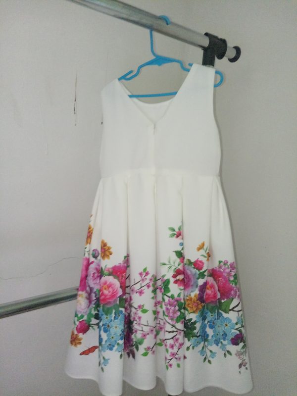 Vestido de niña talla 6. - Imagen 2