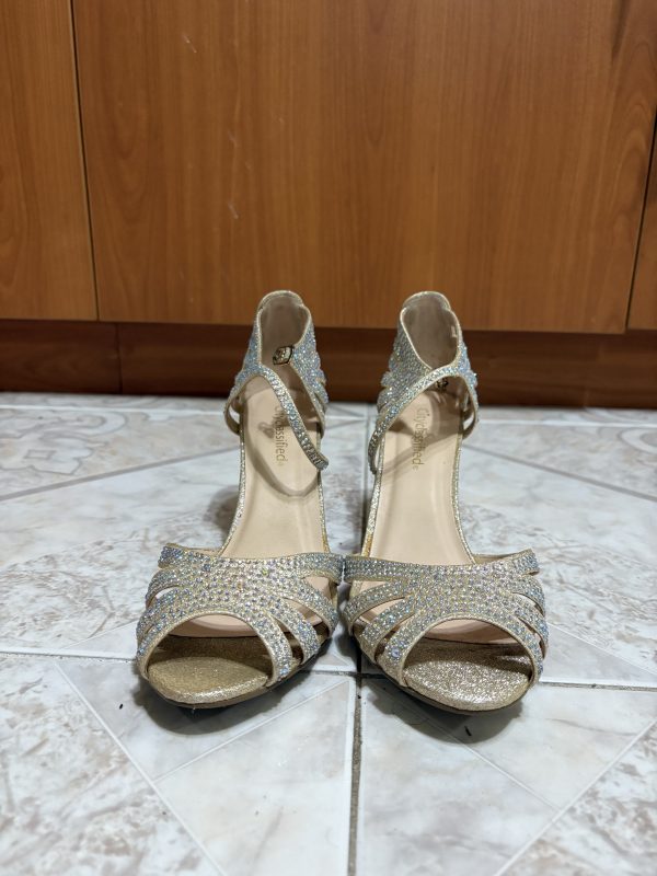 Tacones plateados