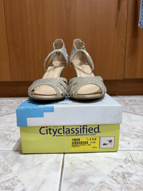 Tacones plateados - Imagen 3