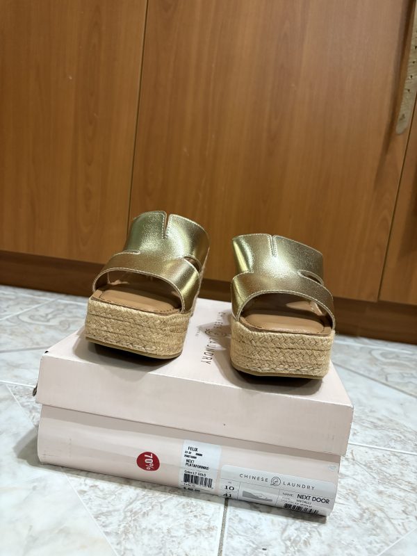 Sandalias- Chinese Laundary