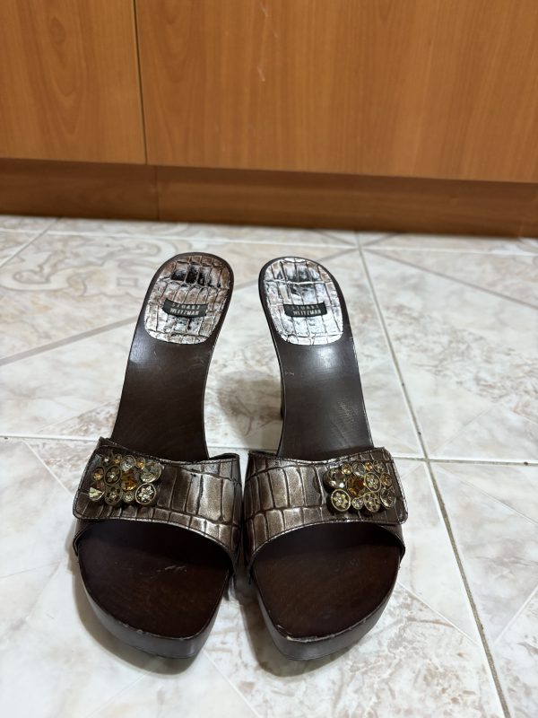 Tacones -Stuart Weitzman Bronze Brushoff Croco - Imagen 3