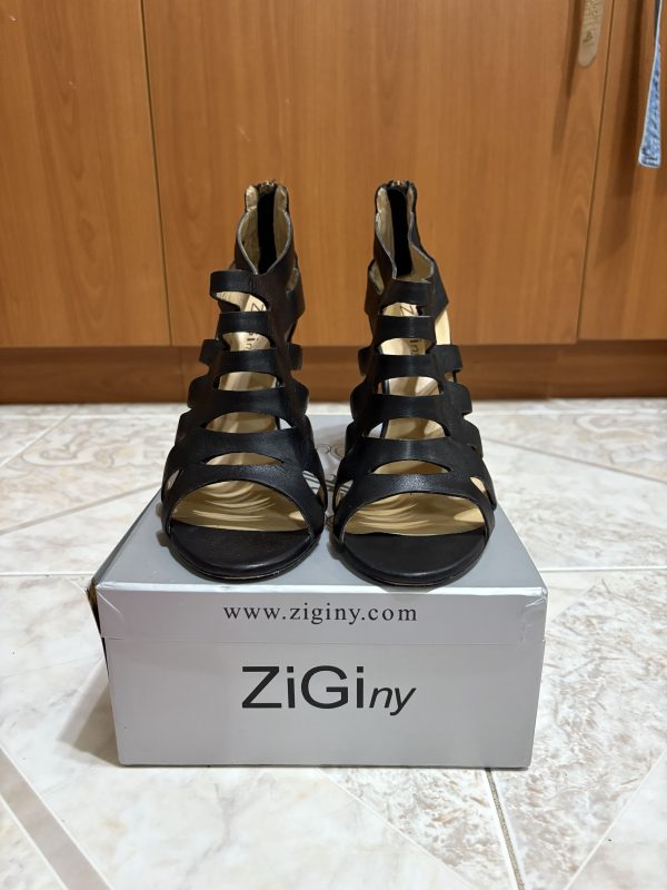 Tacones negros -ZiGiny