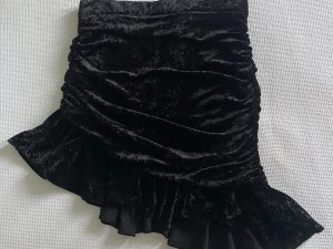 mini falda de zara en terciopelo velvet