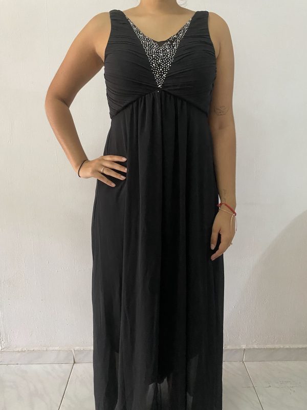 Vestido negro con piedritas