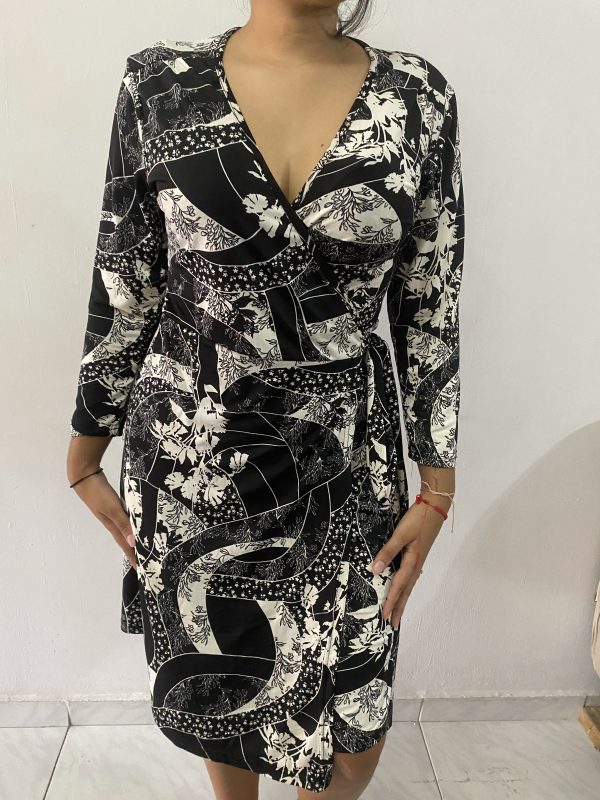 Vestido con estampado blanco y negro