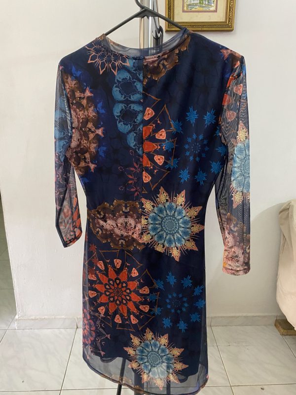 Vestido azul con flores rosadas - Imagen 9