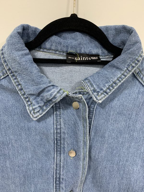 Camisa oversized de jean talla L - Imagen 4
