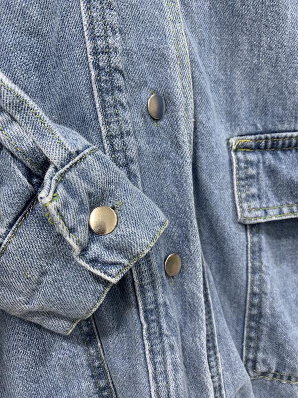 Camisa oversized de jean talla L - Imagen 5