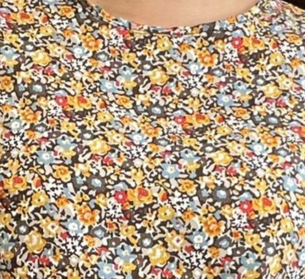 Blusa estampada con colores otoñales Talla small - Imagen 3