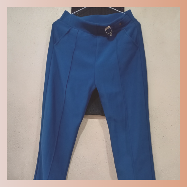 Pantalón de tela azul