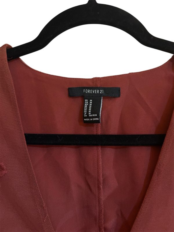 Vestido rojo con encaje - Imagen 3