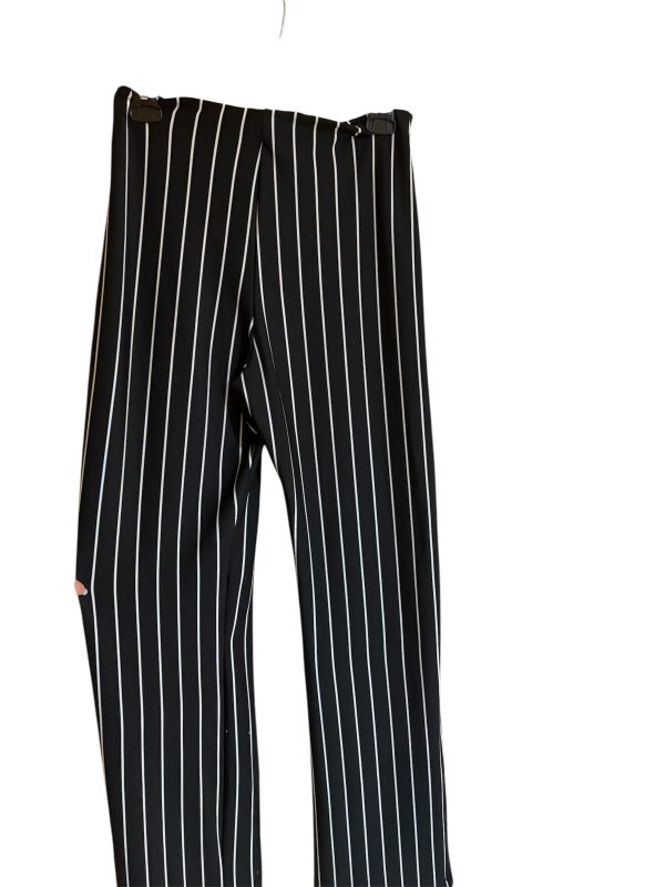 Pantalon negro de rayas blancas - Imagen 2