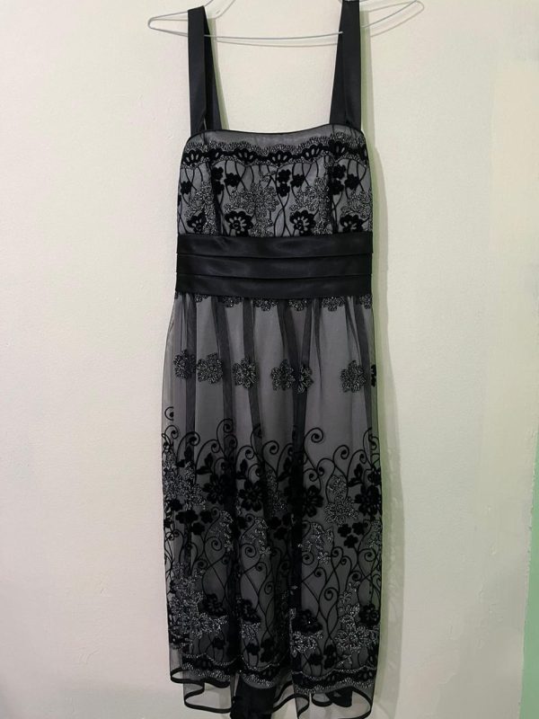 Vestido gris con brillo - vista frontal