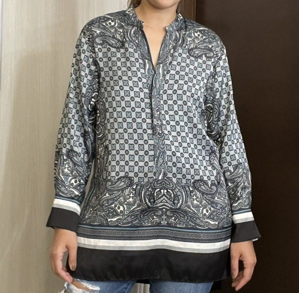 Blusa estampada marca Zara talla médium