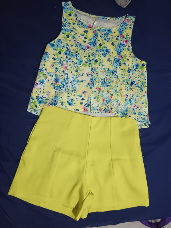 Conjunto de blusa y short