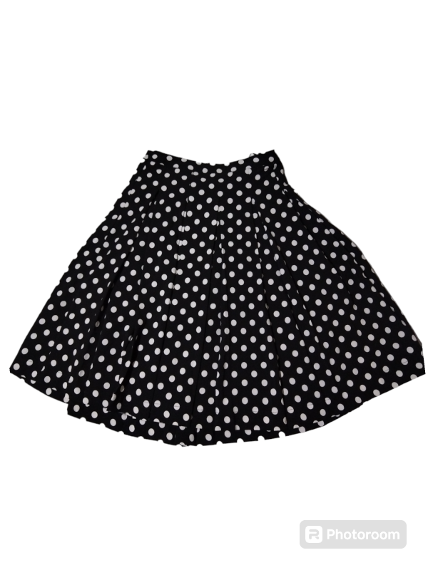 Falda negra larga con lunares