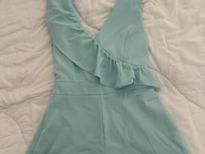 Do+BE Jumpsuit corto azul celeste con detalle fruncido