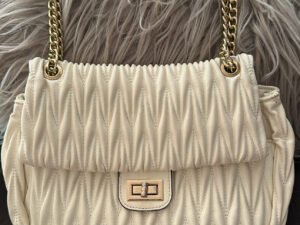 Cartera blanca de dama