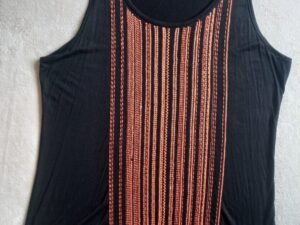Blusa Negra con lentejuelas naranjas