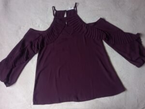 Blusa Casual Morada de hombros descubiertos de manga con volantes