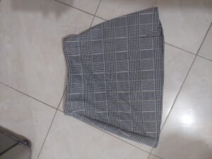 Falda H&M corta