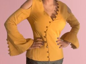 Camisa amarilla marca Ina