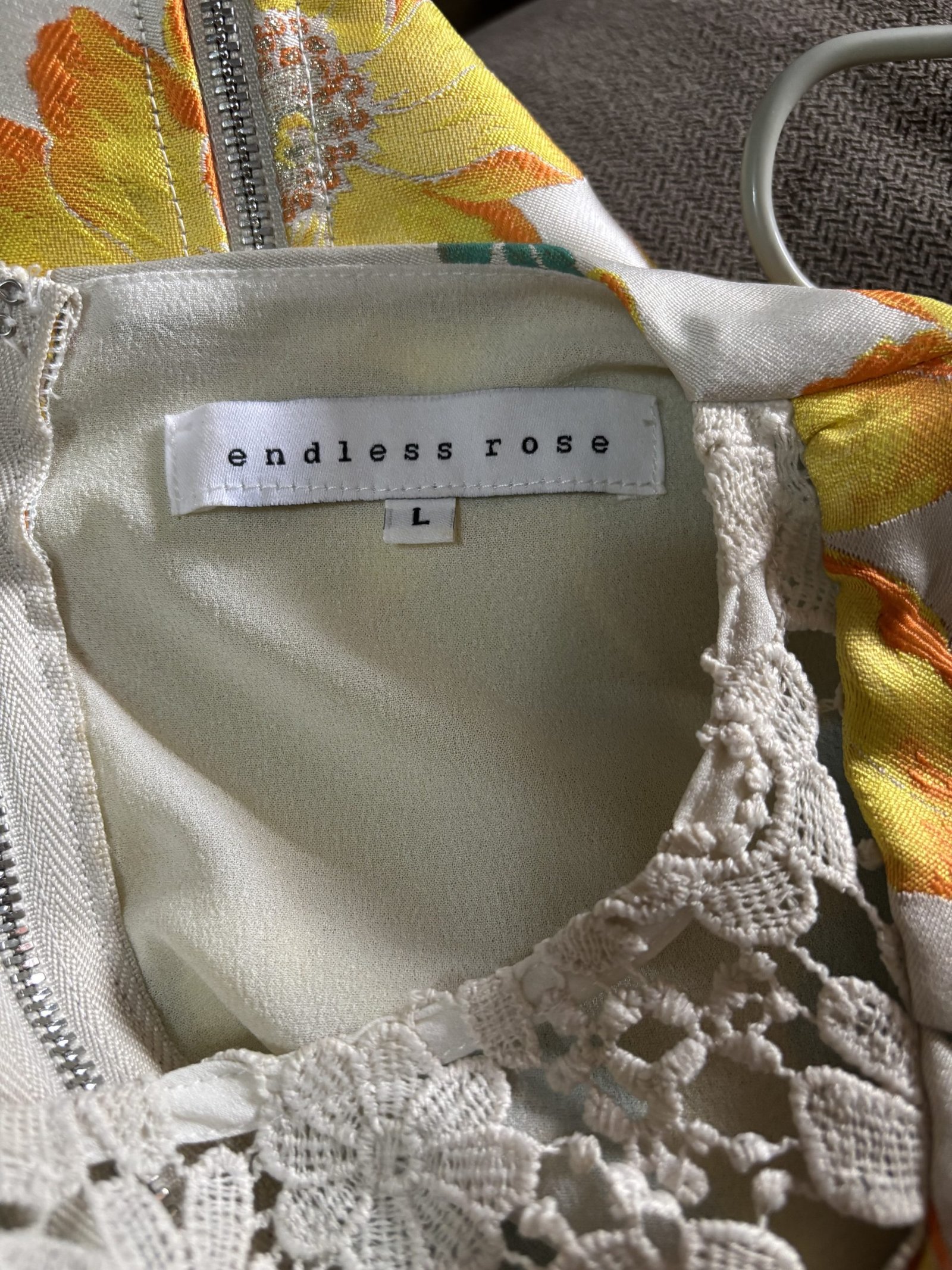 Vestido amarillo Endless Rose - Imagen 2