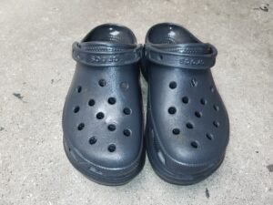 Crocs negra altas