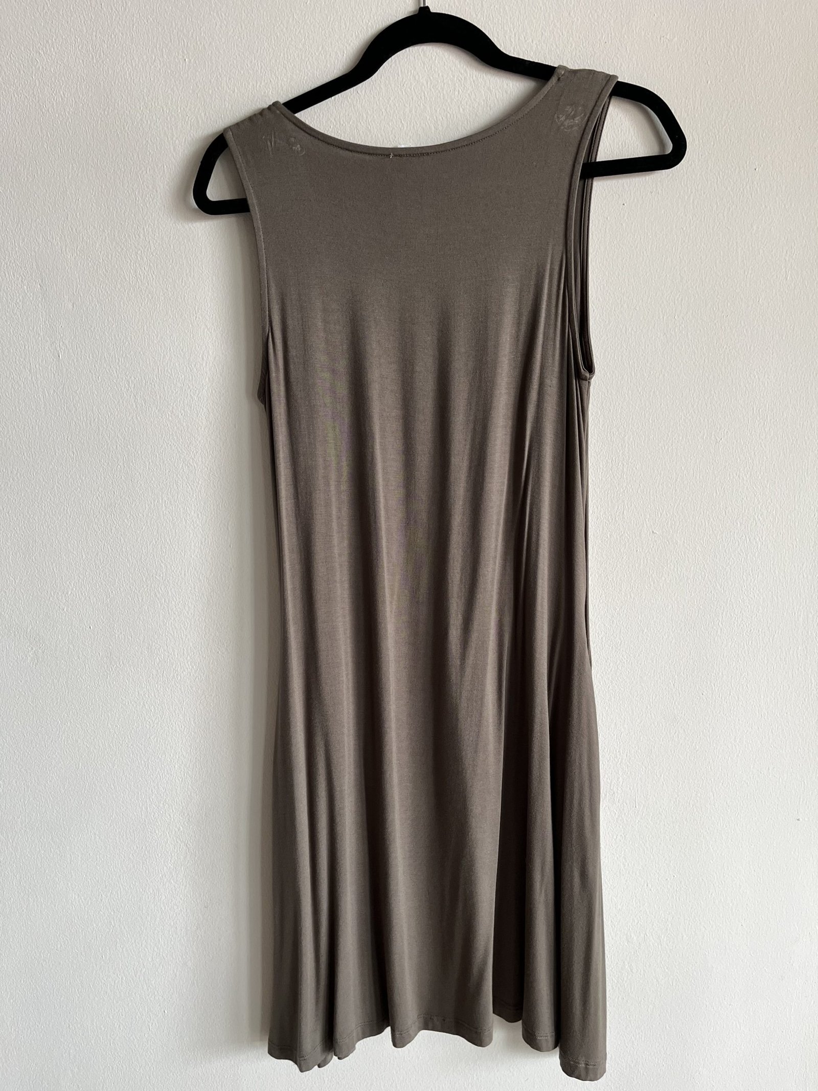 Vestido informal/sport verde. - Imagen 2