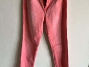 Jeans Celebrity Pink color Coral.