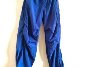Pantalón Bershka baggy talla 28
