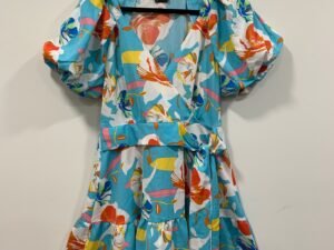 Vestido celeste de flores
