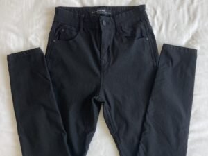 Pantalón Slim Negro Stadivarius 34