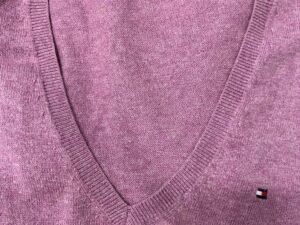 Cardigan color morado