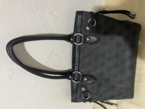 Cartera Guess