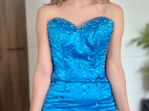 Vestido Mori Lee, detalles de lentejuelas y pedrería