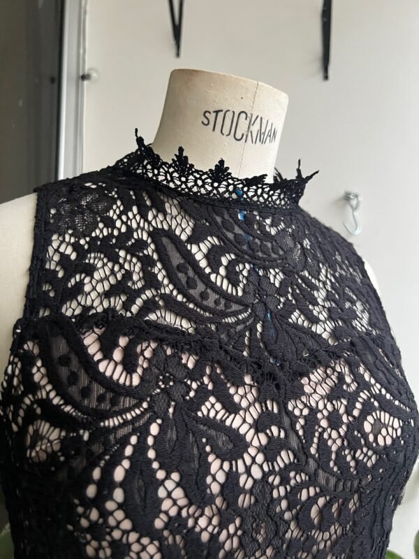 Vestido de encaje - Imagen 3