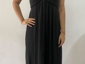 Vestido negro con piedritas