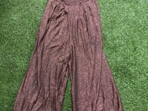 Jumpsuit escarchado con destellos que brillan.