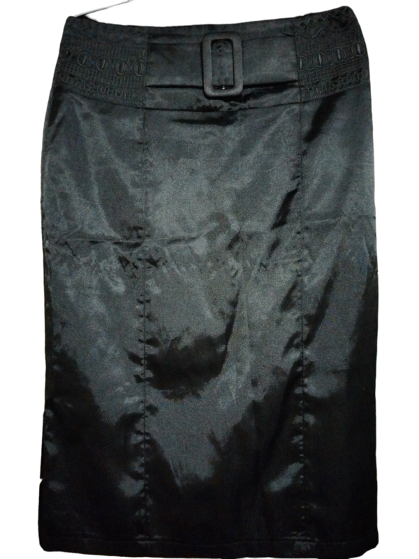 Falda negra tela satin