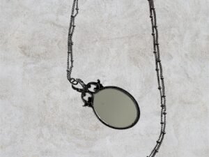 Collar largo con espejo