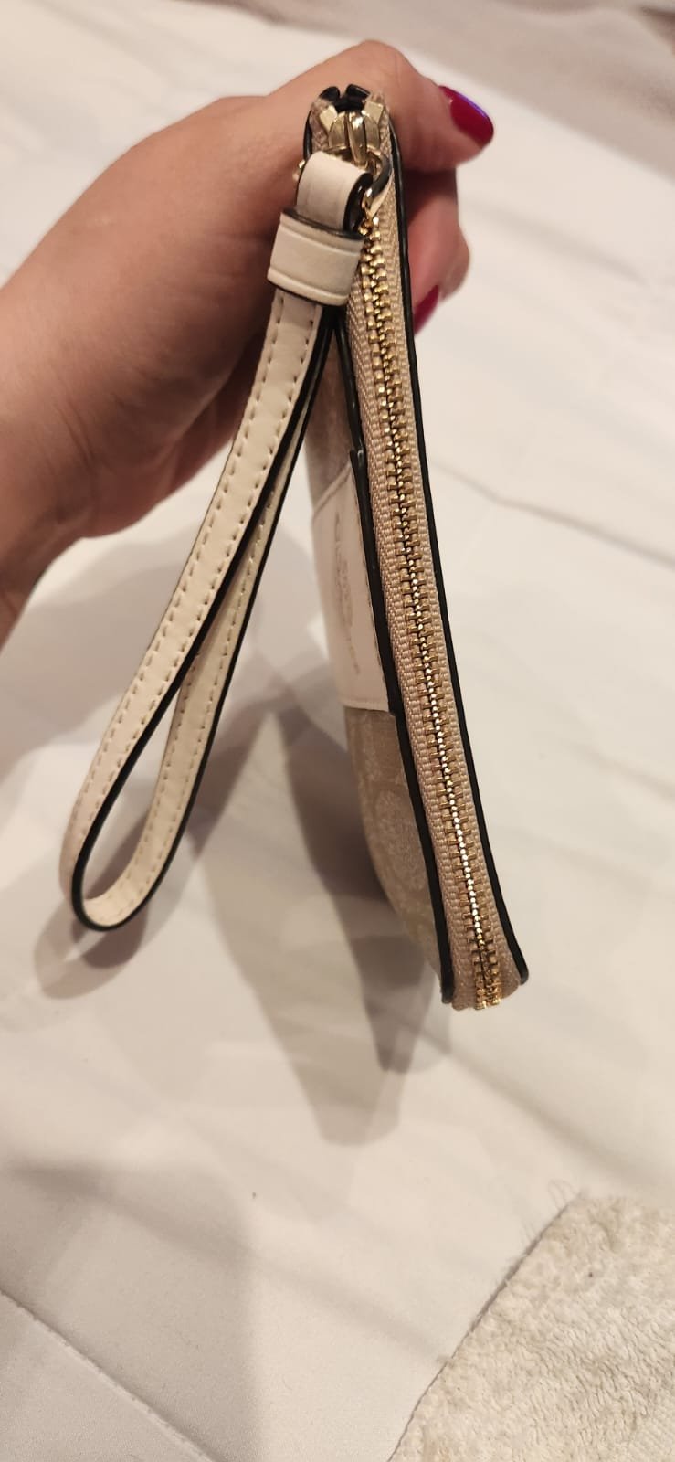 Coach muñequeras caqui y crema - Imagen 2