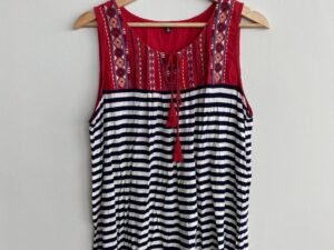 Blusa de rayas y bordado XL