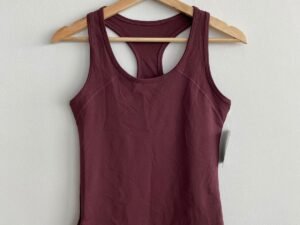 Camiseta deportiva nueva