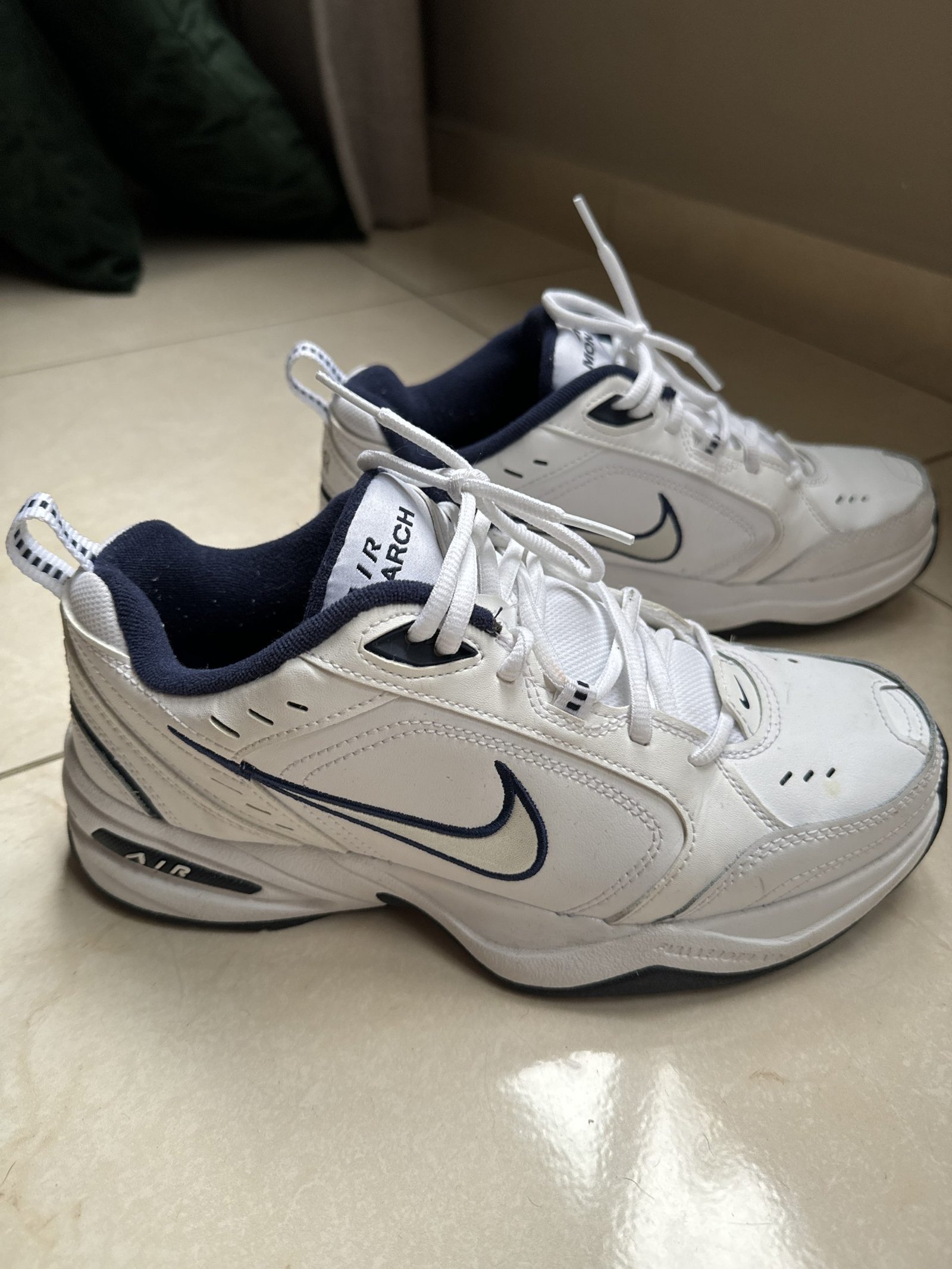 Zapatillas Nike Air Monarch - Imagen 2
