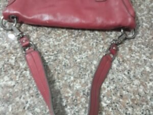 Cartera de cuero Nine West usada